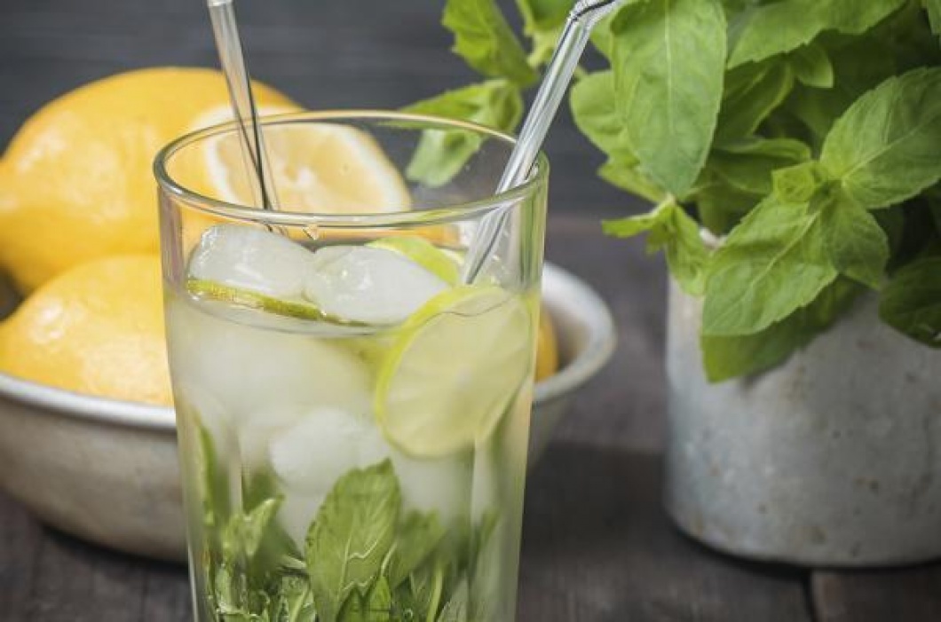 Water detox menthe